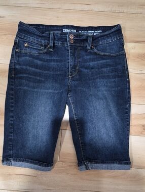 Levi's Denizen Women's Size 8 Blue Skinny Shorts